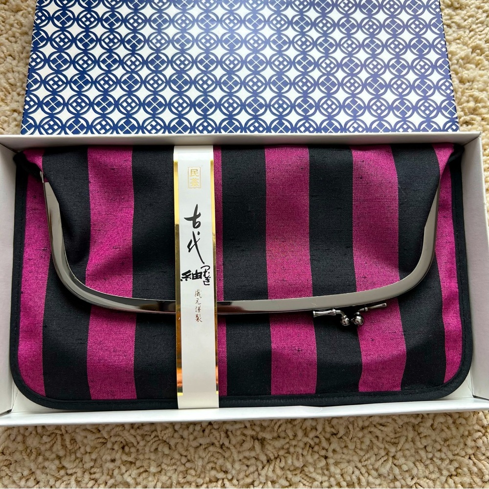Clutch purse